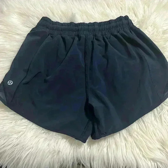 Lululemon Hotty Hot high-rise short - Picture 3 of 9